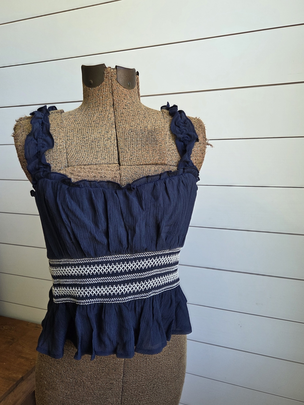 Francesca's Robin Ruched Top - Picture 2 of 11